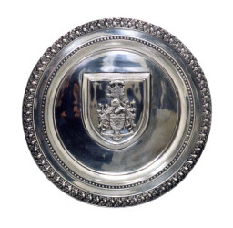 Prato com escudo brasão militar